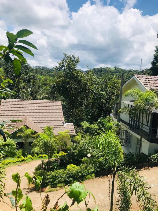 Letstay Vythiri Hill Palace Exterior foto