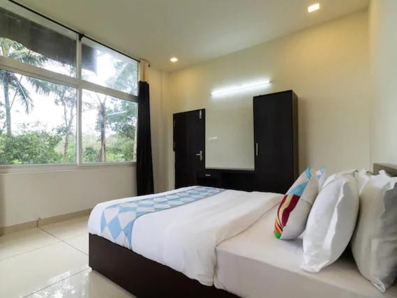 Letstay Vythiri Hill Palace Quarto foto